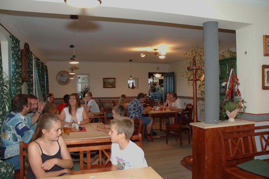 Hotel Zur Schonen Aussicht Feldkirchen-Westerham Zewnętrze zdjęcie